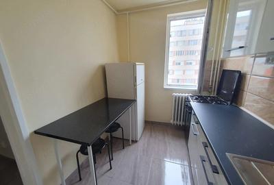 Apartament cu 2 camere decomandat în Torontalului