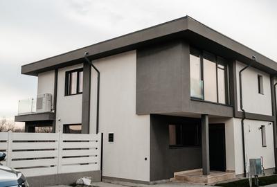 Casă individuală cu 4 camere cu Canalizare în Pipera
