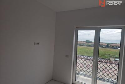 Duplex cu 4 camere cu Canalizare în Moșnița Nouă - 3