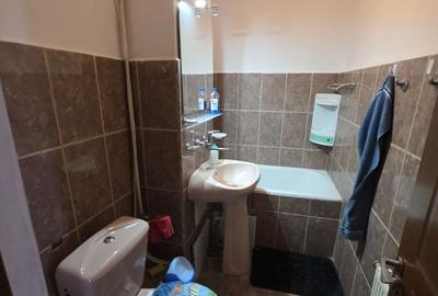 Apartament cu 3 camere decomandat în Burdea - 2