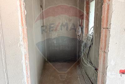 Casă cu 4 camere cu Teren 110 Mp în Titan