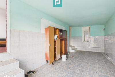 Casă cu 6 camere cu Teren 1556 Mp în Șiria - 5