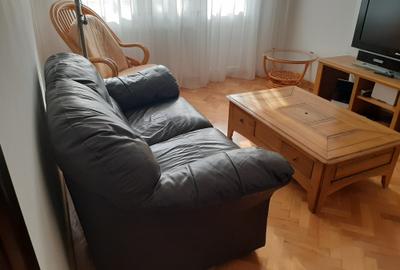 Apartament cu 3 camere semidecomandat în Central