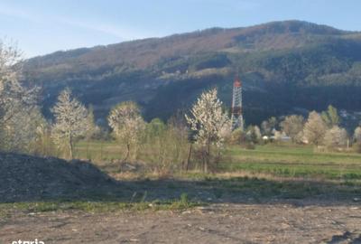 Teren de 13476 mp, în Pângărați - 2