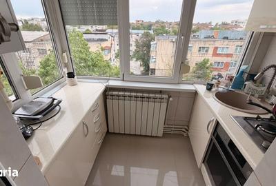 Apartament cu 2 camere decomandat în C5