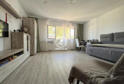 Apartament cu 2 camere decomandat în Nicolina