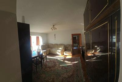 Apartament cu 2 camere semidecomandat în Micro 16