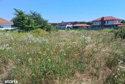 Teren de 600 mp, în Miroslava