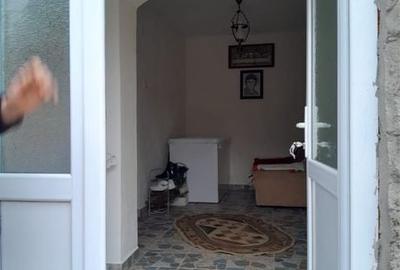Casă cu 4 camere în Corlățel