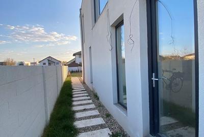 Duplex cu 5 camere cu Canalizare în Dumbrăvița - 6