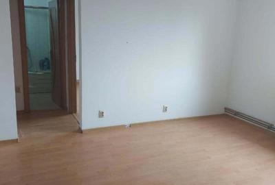 Apartament cu 2 camere semidecomandat în Ferentari - 1