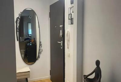 Apartament cu 3 camere semidecomandat în Băneasa