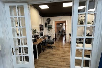 Apartament cu 4 camere semidecomandat, mobilat în Romană - 1