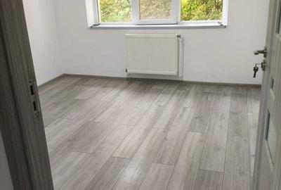 Apartament cu 3 camere semidecomandat în Central - 2