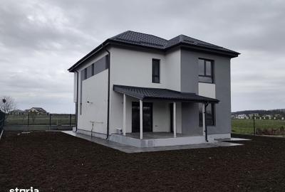 Casă cu 4 camere cu Teren 503 Mp în Tărtășești - 1