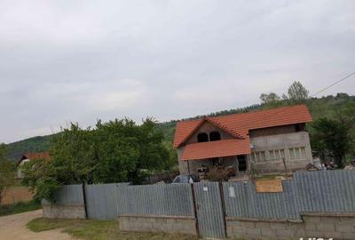 Casă cu 2 camere cu Teren 1000 Mp în Florești - 8