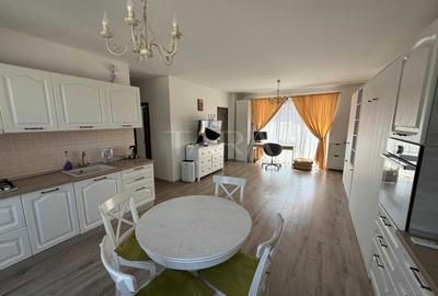 Apartament cu 3 camere semidecomandat, mobilat în Central