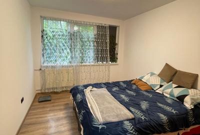 Apartament cu 3 camere decomandat în Obor