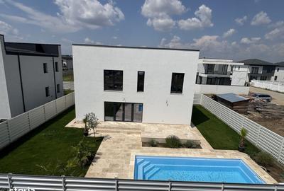 Casă cu 4 camere în Tunari