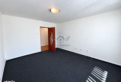 Apartament cu 4 camere semidecomandat în Calea București
