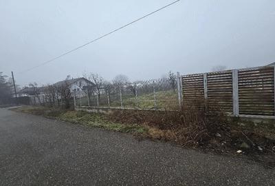 Teren de 974 mp, în Vânători - 2