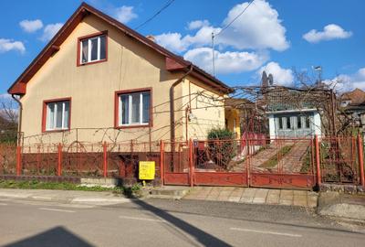 Casă cu 3 camere cu Teren 500 Mp în Zau de Câmpie