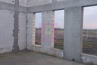 Casă cu 4 camere cu Teren 607 Mp în Central