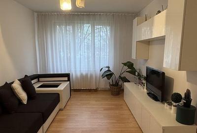 Apartament cu 3 camere decomandat, mobilat în Titan - 2