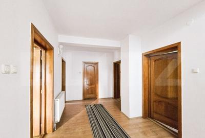 Casă individuală cu 8 camere cu Canalizare în Gruia - 2