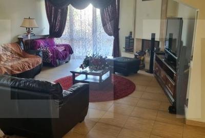 Casă cu 4 camere cu Teren 700 Mp în Central