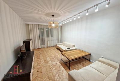 Apartament cu 3 camere decomandat în Tudor