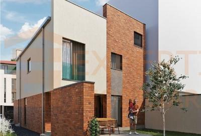 Casă individuală cu 6 camere cu Teren 250 Mp în Primo - 1