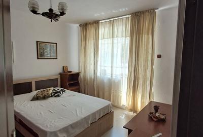 Apartament cu 3 camere semidecomandat în Ultracentral