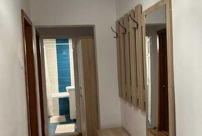 Apartament cu 2 camere decomandat în 22 Decembrie 1989