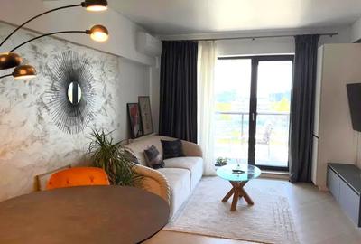 Apartament cu 3 camere semidecomandat, mobilat în Pipera