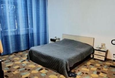 Apartament cu 4 camere semidecomandat în Rahova