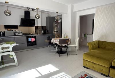 Apartament cu 3 camere semidecomandat, mobilat în Central