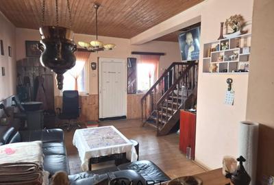 Casă cu 4 camere cu Teren 300 Mp în Sibiel