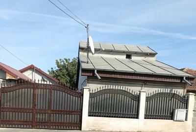 Casă cu 4 camere cu Teren 200 Mp în Mircea-Vodă