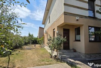 Casă cu 3 camere cu Teren 250 Mp în Dumbrăvița