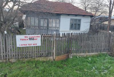 Teren de 1353 mp, în Beceni - 3