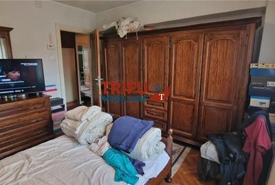 Apartament cu 4 camere decomandat în Central