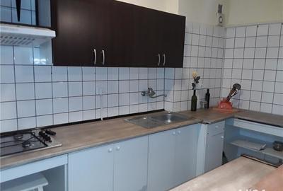 Apartament cu 2 camere semidecomandat în Gara de Nord