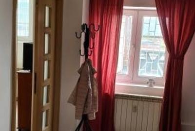 Apartament cu 2 camere semidecomandat, mobilat în Unirii