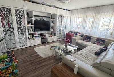 Apartament cu 3 camere decomandat, mobilat în Semicentral