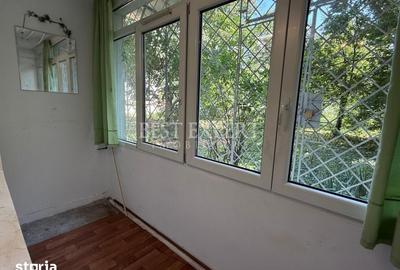 Apartament cu 3 camere decomandat în Titan