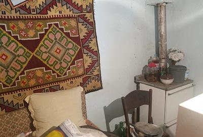 Casă cu 3 camere cu Teren 1400 Mp în Ciocani