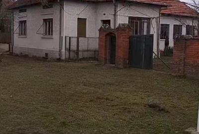 Casă individuală cu 5 camere cu Canalizare în Exterior Vest