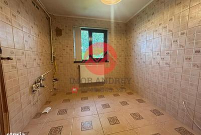 Apartament cu 3 camere decomandat în Vest