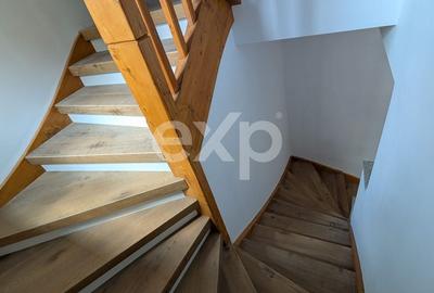 Apartament cu 5 camere în Tei